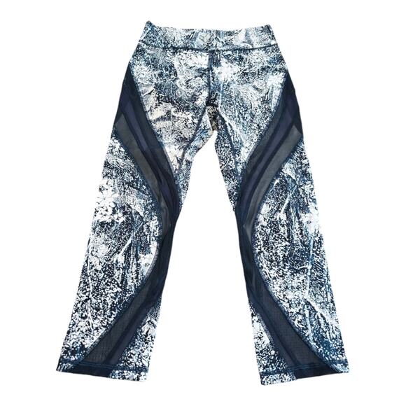 Lululemon Never Still Crop Black Blue and White‎ Floral Mesh Active Leggings 6 - Picture 1 of 8